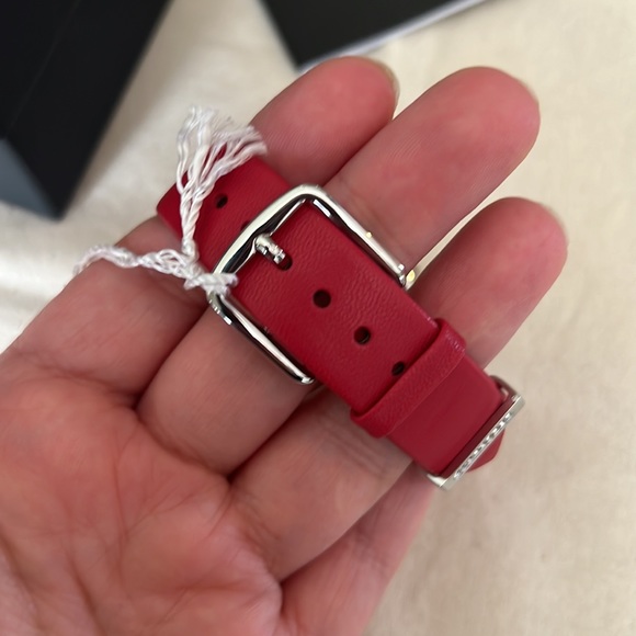 Beautiful ❤️ coach women watch - Picture 7 of 8